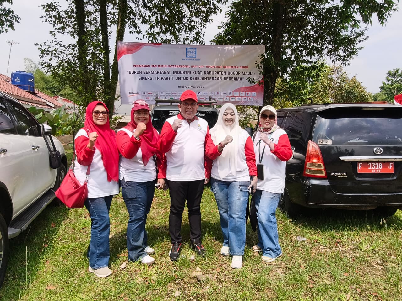 Ketua, Wakil Ketua dan Tim Sekretariat DPK APINDO Kab Bogor dalam acara Peringatan Hari Buruh Internasional Mayday 2026
